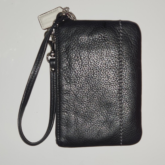Coach leather Wristlet - Picture 2 of 4
